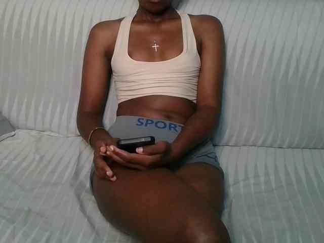 Brunnette-blonde webcam