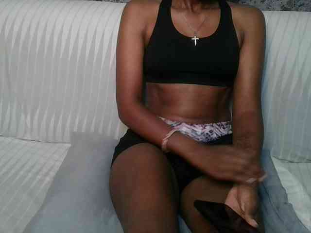 Brunnette-blonde webcam