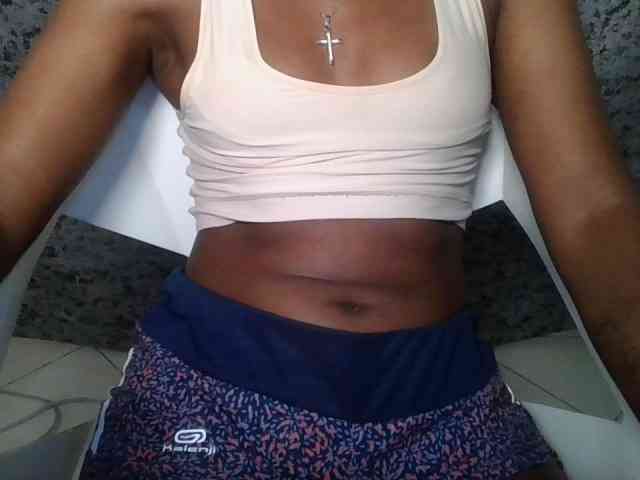 Brunnette-blonde webcam