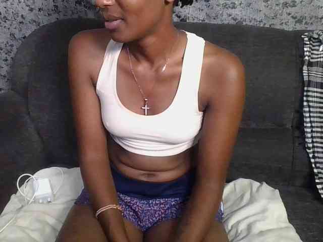 Brunnette-blonde webcam