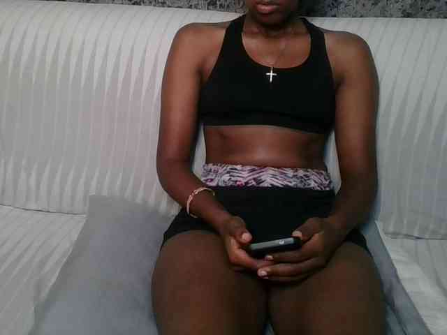 Brunnette-blonde webcam