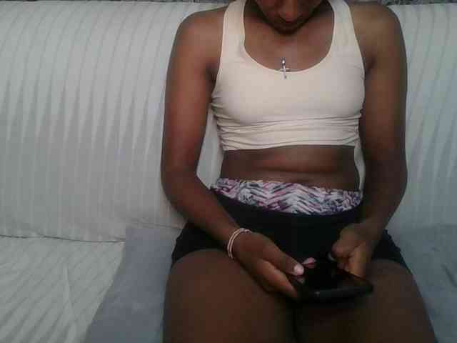 Brunnette-blonde webcam