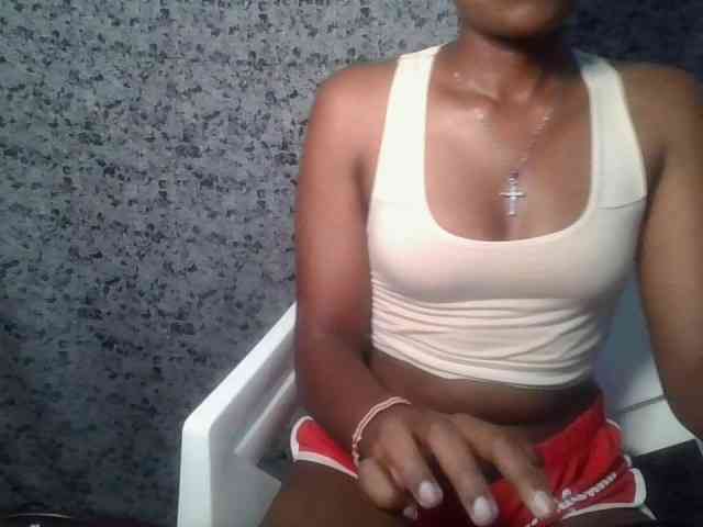 Brunnette-blonde webcam