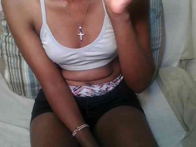 Brunnette-blonde webcam