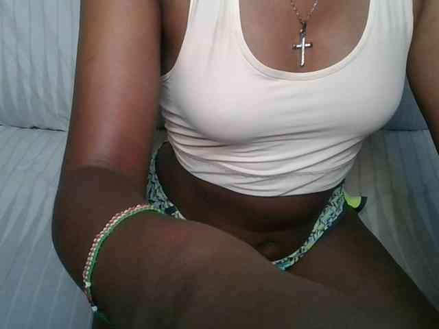 Brunnette-blonde webcam