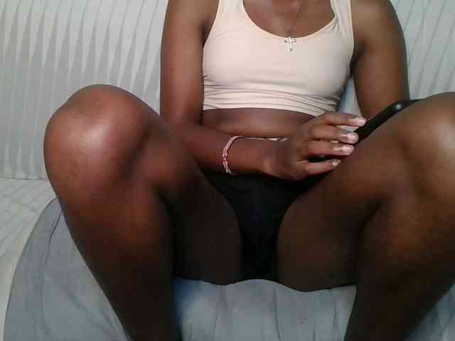 Brunnette-blonde Brunnette-blonde