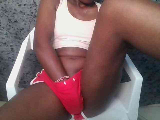 Brunnette-blonde webcam