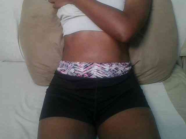 Brunnette-blonde webcam