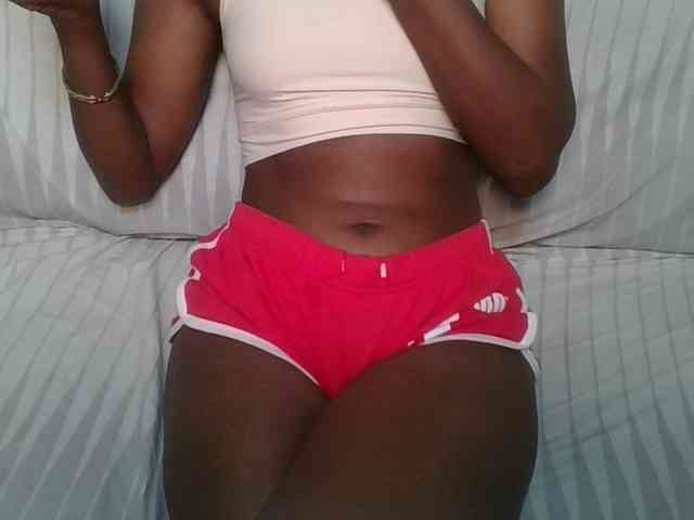 Brunnette-blonde webcam