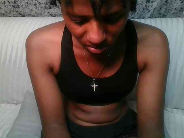 Brunnette-blonde webcam