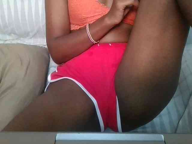 Brunnette-blonde webcam