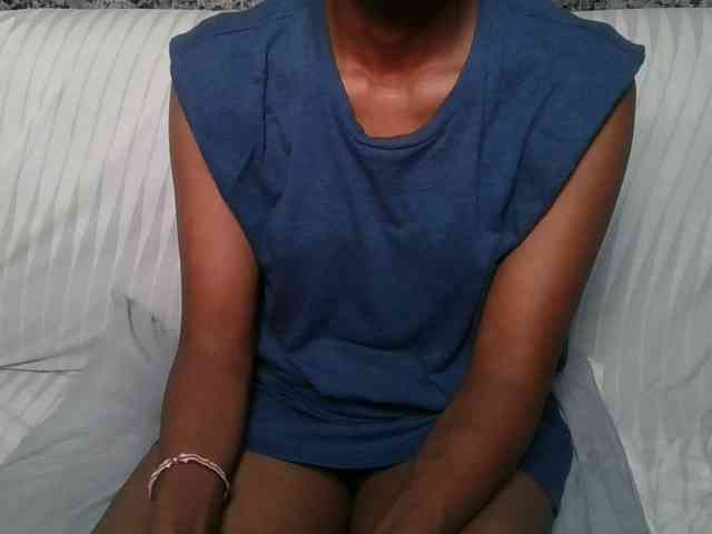 Brunnette-blonde webcam