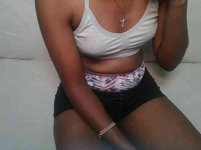 Brunnette-blonde webcam