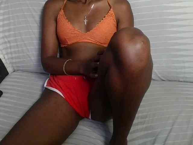 Brunnette-blonde webcam