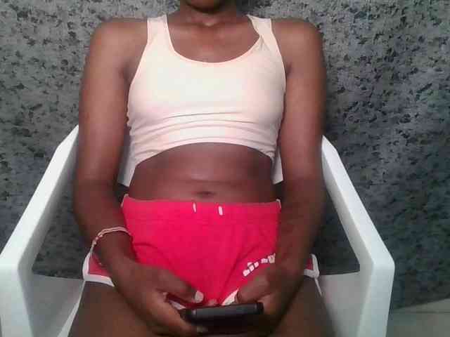 Brunnette-blonde webcam