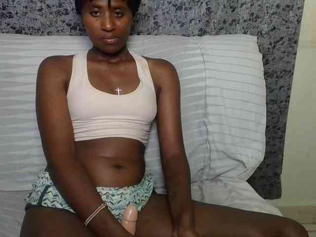 Brunnette-blonde webcam