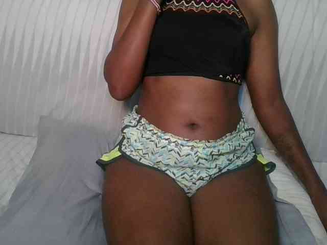 Brunnette-blonde Brunnette-blonde