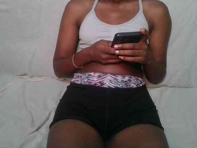 Brunnette-blonde webcam