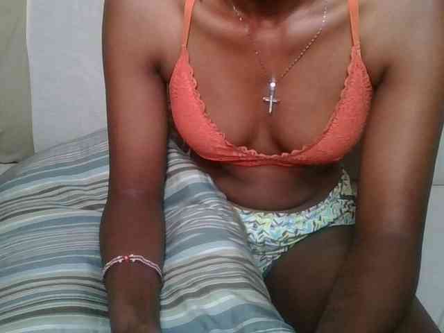 Brunnette-blonde webcam