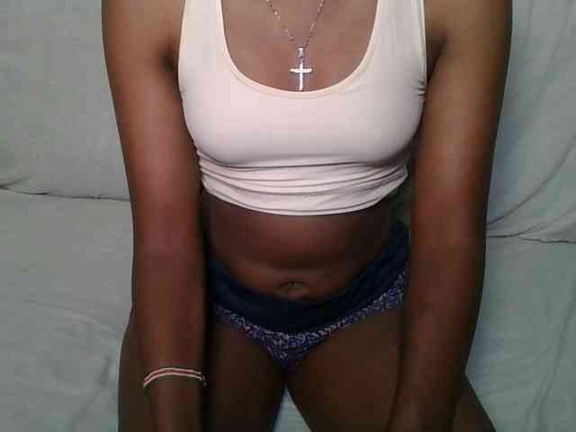 Brunnette-blonde webcam