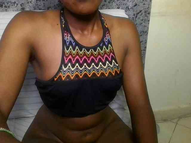 Brunnette-blonde webcam