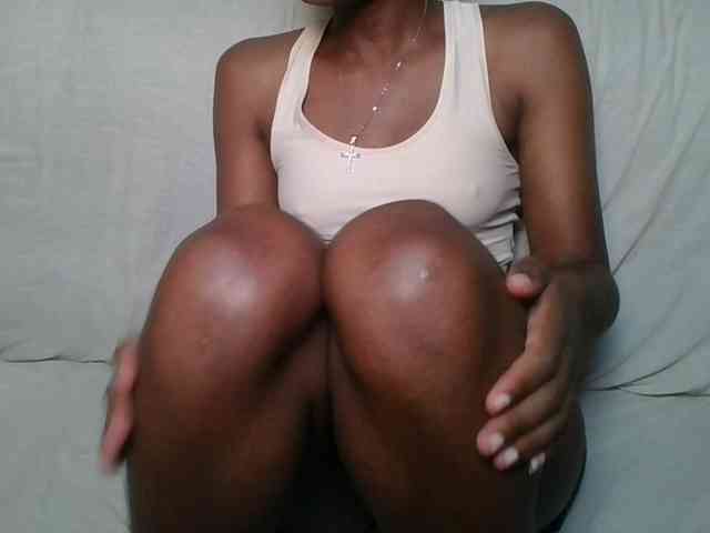 Brunnette-blonde webcam