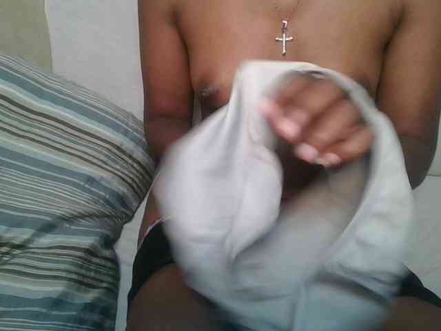 Brunnette-blonde webcam