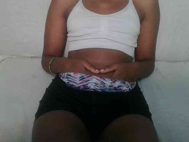 Brunnette-blonde webcam