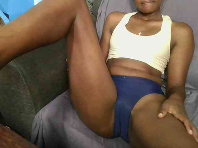 Brunnette-blonde Brunnette-blonde