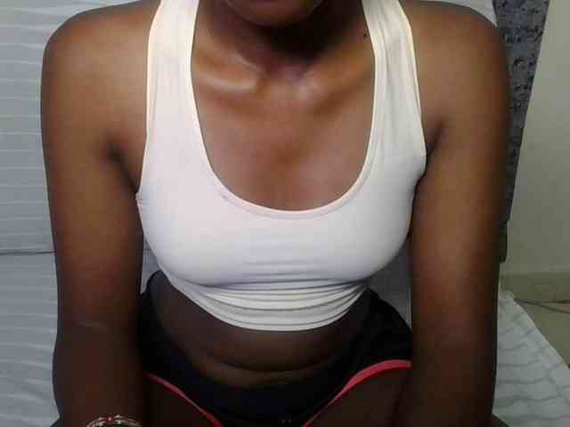 Brunnette-blonde webcam