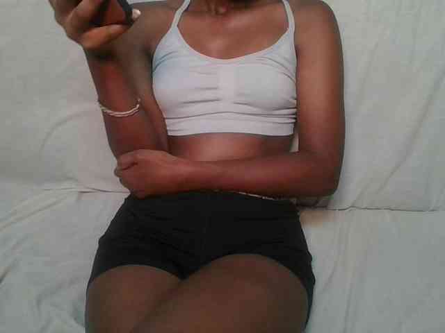 Brunnette-blonde webcam