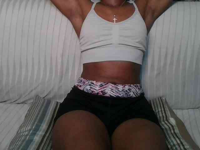 Brunnette-blonde webcam