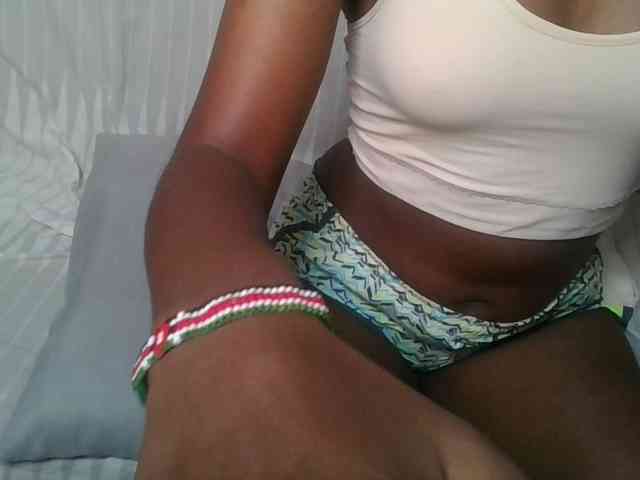 Brunnette-blonde webcam