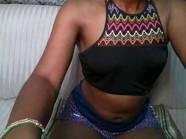 Brunnette-blonde webcam