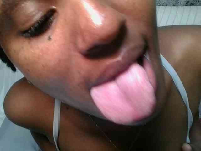 Brunnette-blonde Brunnette-blonde