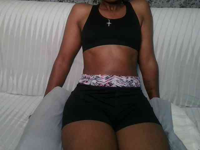 Brunnette-blonde Brunnette-blonde