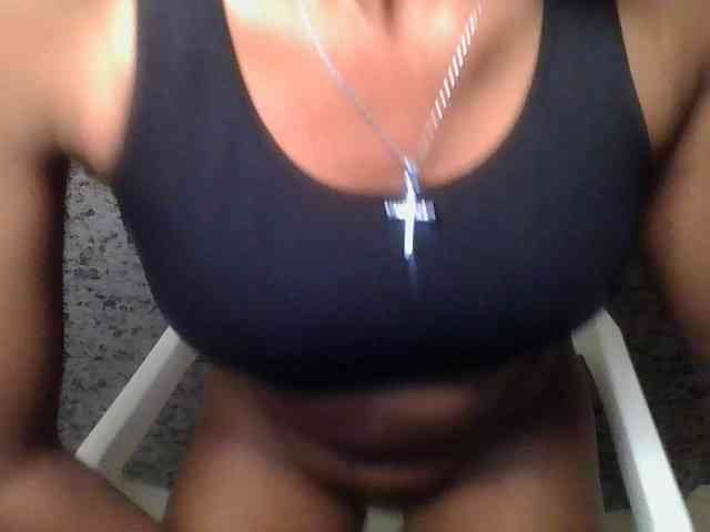 Brunnette-blonde webcam