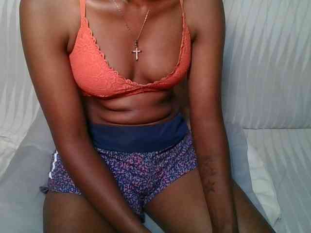 Brunnette-blonde Brunnette-blonde