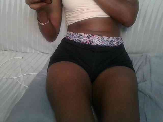 Brunnette-blonde webcam