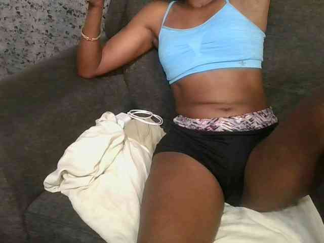 Brunnette-blonde webcam