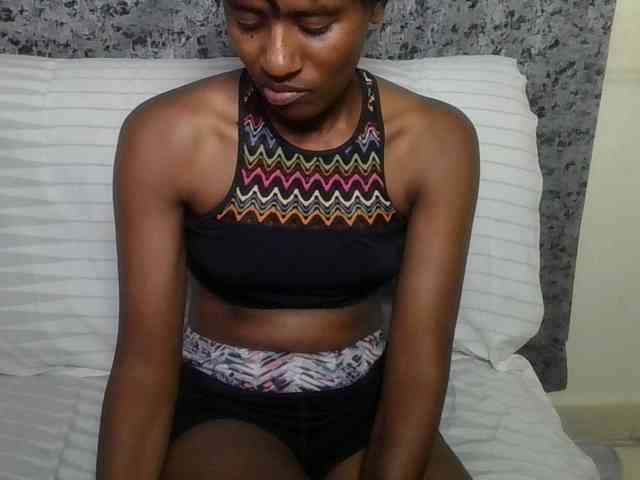 Brunnette-blonde webcam