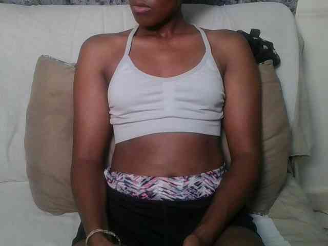 Brunnette-blonde webcam