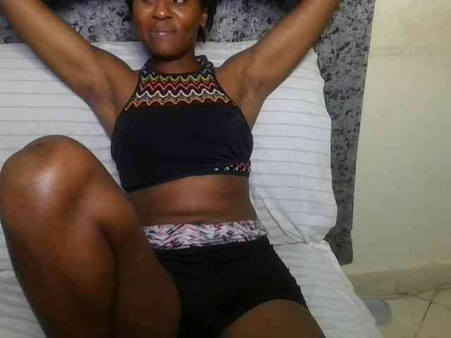 Brunnette-blonde webcam