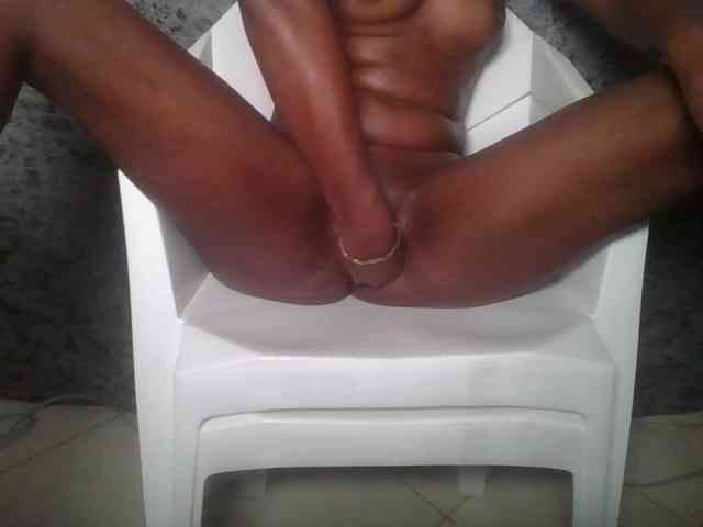 Brunnette-blonde webcam