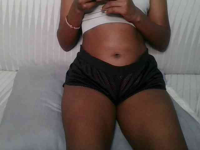 Brunnette-blonde webcam