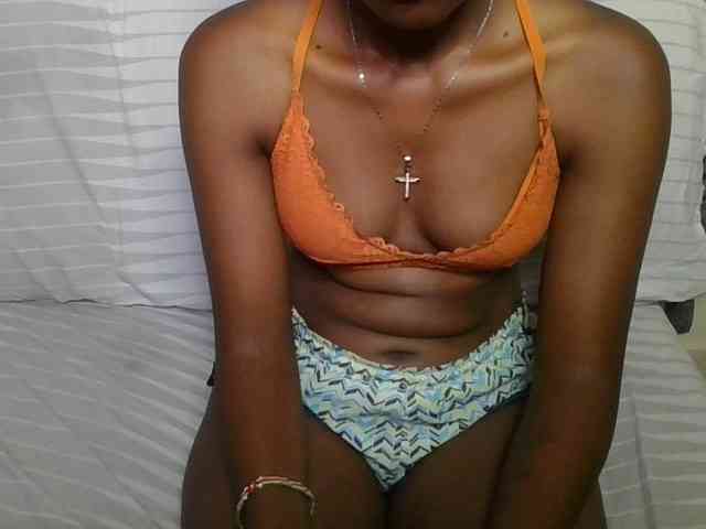 Brunnette-blonde Brunnette-blonde