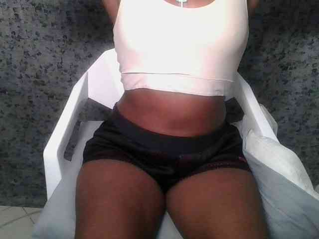 Brunnette-blonde webcam