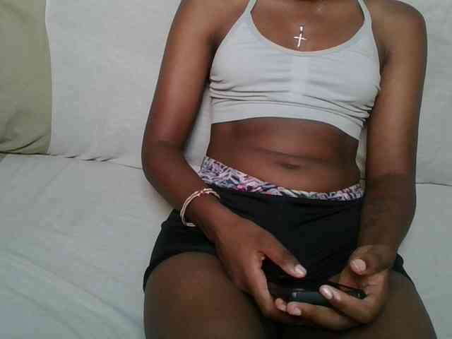 Brunnette-blonde webcam