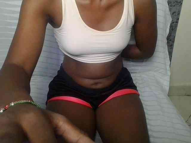 Brunnette-blonde Live Webcam on BongaCams