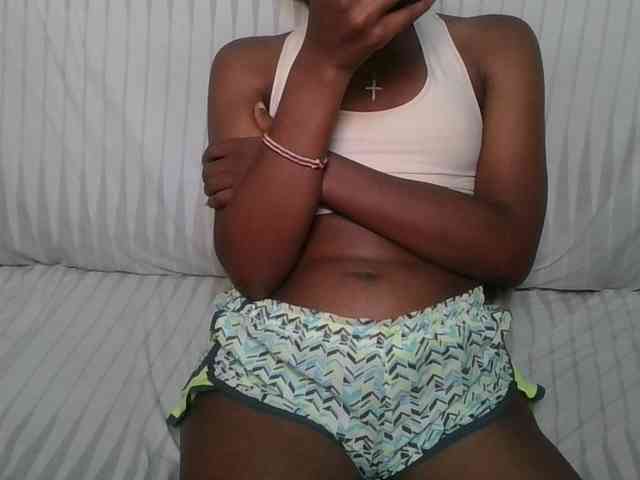 Brunnette-blonde webcam